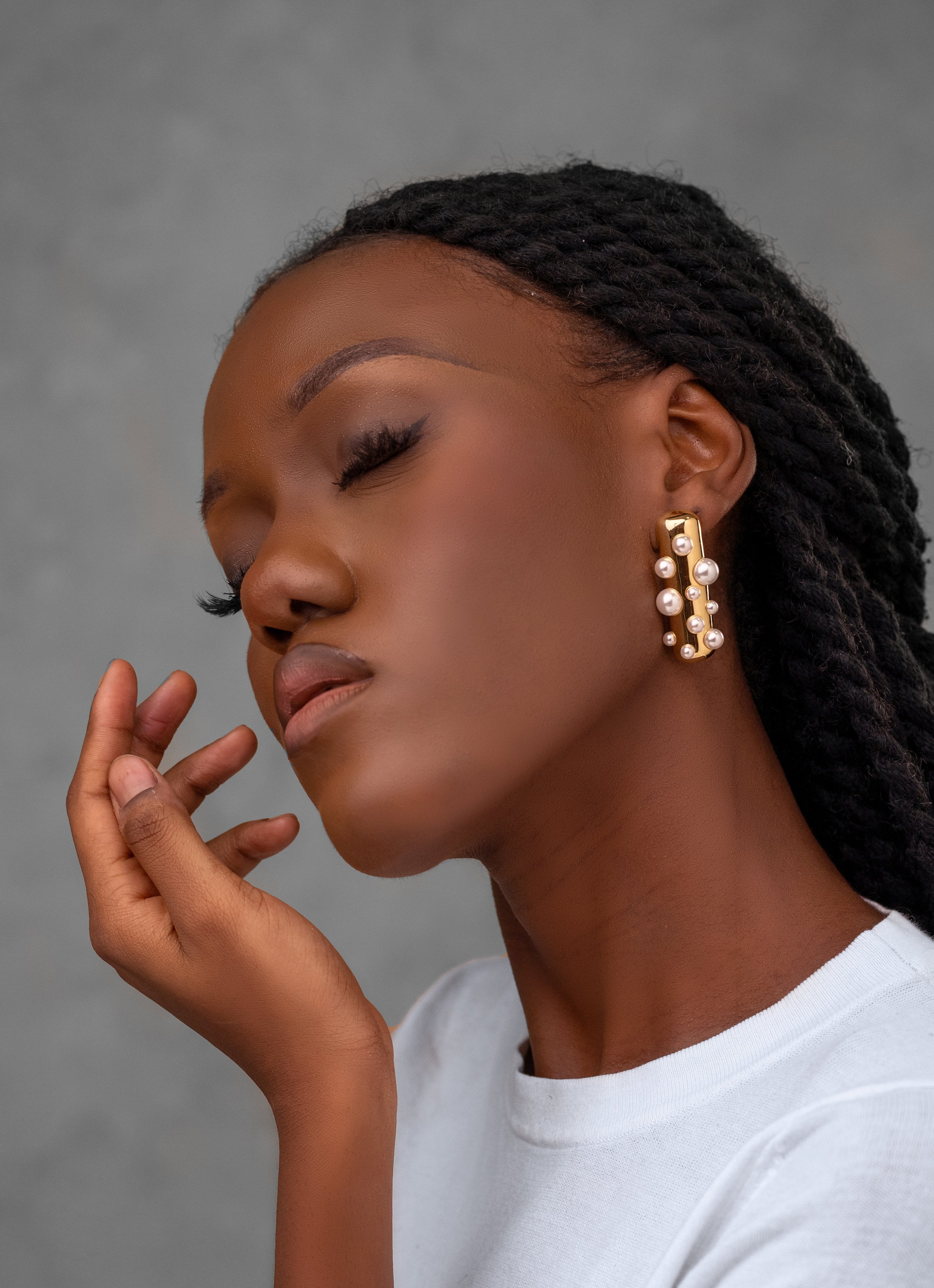 Angela Pearl Oval Studs Ruahh